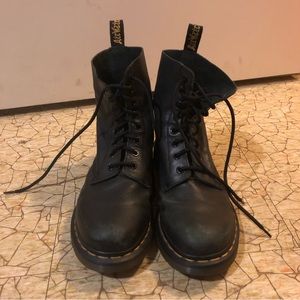 DR MARTENS Black matte leather boots
